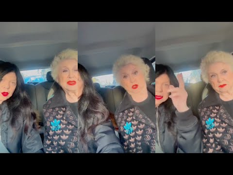 Stefania Nobile and Wanna Marchi perform a long and entertaining live show after Wanna's severe r...