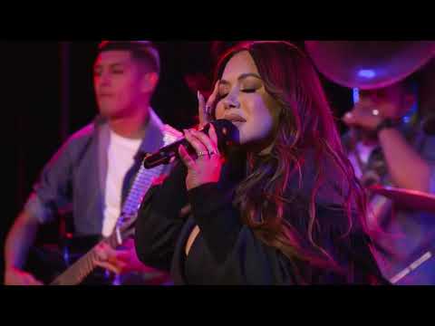 Chiquis Rivera - No Llega El Olvido (En Vivo)