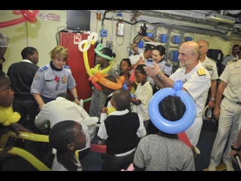 Marina Militare - Il Capo di Stato Maggiore della Difesa visita il 30° Gruppo Navale a Cape Town