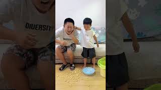 爸爸这么激动，儿子也不惯着他#爸爸带娃 #家有萌宝