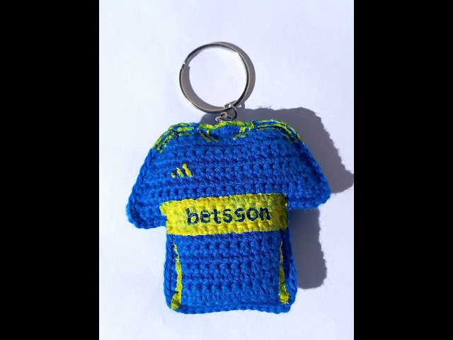 Vídeo relacionado con Llavero Personalizado Fútbol Getafe | Llavero con Foto a Dos Caras | Regalo Original para Aficionados del Fútbol | Regalo Camiseta Equipo Fútbol | Diseño Único y Duradero (Getafe)