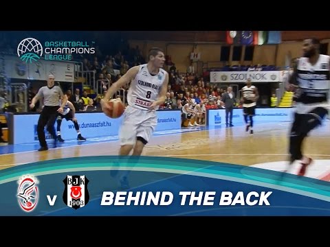 Wittman with a nice behind the pack pass!