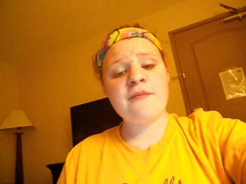 jerilynn sings what makes you beautiful!!!!!! :)