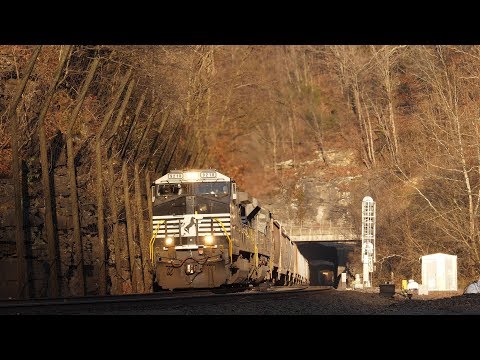 [4K] Trains in the Mountains of West Virginia - 60 fps