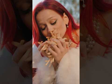 When Girls Order “Healthy” Food 😂🥗