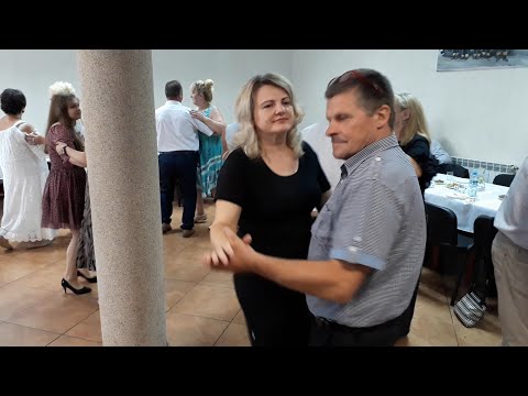 Nostalgiczny walczyk i piękny taniec gości!