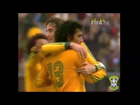 Fantástico gol de Nelinho contra a Itália na Copa de 78