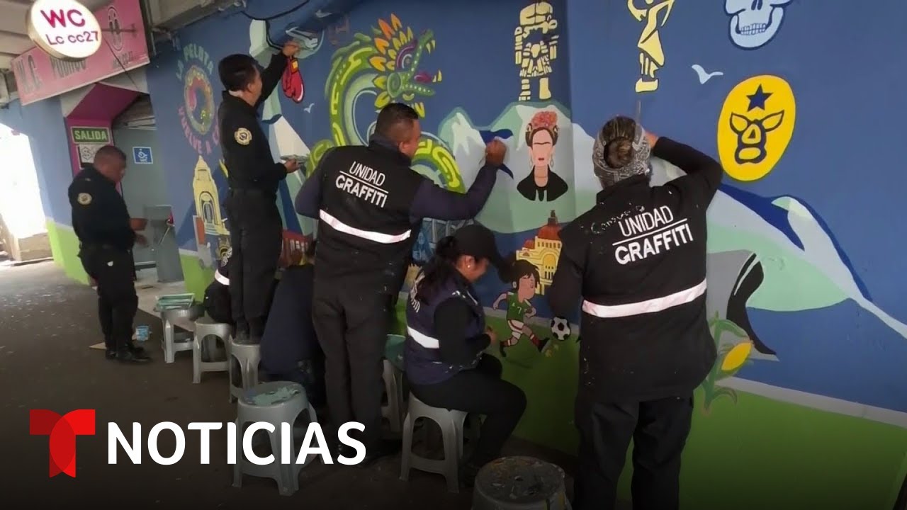 Policías de México pintan murales previo a la Copa Mundial de la FIFA 2026