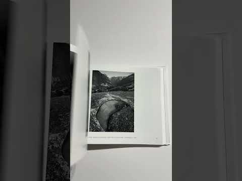 Книга Ansel Adams: 400 Photographs (М'яка обкладинка), ціна 1900