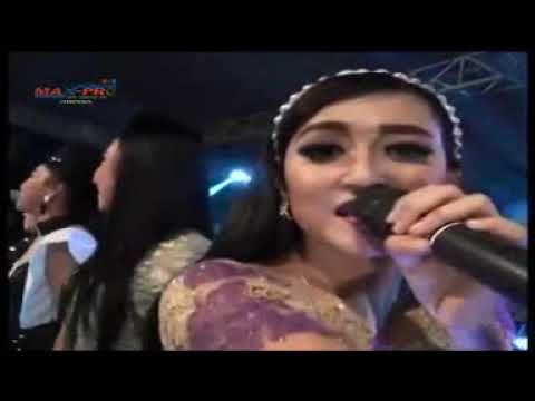Ojo Salah Tompo - Elsa Safira feat Shodiq - Monata Live Pati 12 Maret 2016