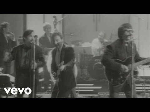 Roy Orbison - Oh, Pretty Woman (from A Black and White Night)