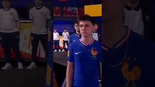 Faites entrer toutes les cameras, je suis beau, j'suis en playoffs d'la FIFAe 🎤 #rocketleague