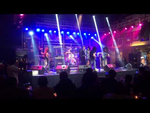 God Bless (Ahmad Albar dan Yaya Muktio) Feat Eet Sjahranie dan Laskar Band - Kehidupan