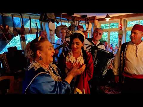 Zvijezda tjera mjeseca...Aldijana Dizdarevic