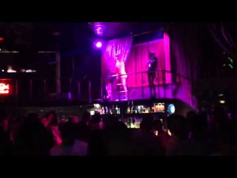 MC MACHO'MAN - SWEET DREAMS ( LIVE )