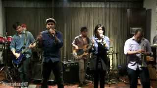 Maliq &amp; D&#39;essentials - Terdiam ~ Penasaran @ Mostly Jazz 22/02/13 [HD]