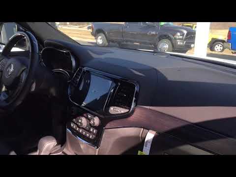 2019 Jeep Grand Cherokee Overland 19VL218