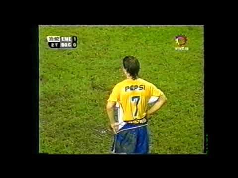 Gol de Guillermo Barros Schelotto a Emelec (Boca 2-Emelec 1 27-02-2002)