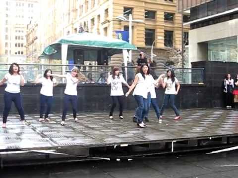 SMTown Gathering @ Sydney Martin Place 23/7/11 ~ Gee Perf
