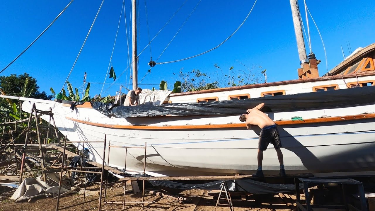 Restauration d'un bateau en bois : prêt à PEINDRE et à faire tourner le MOTEUR ! — Sailing Yabá 144