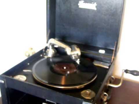 "Roses Remind Me Of You"  Lou Gold & His Orchestra