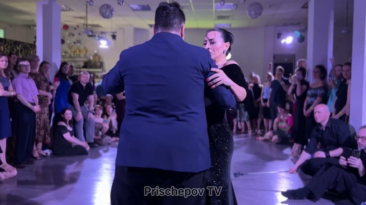 Video thumbnail for Sebastian Bolivar & Cynthia Palacios  The first Grand Milonga of the VaMos’Cu festival 2024 (4-4)