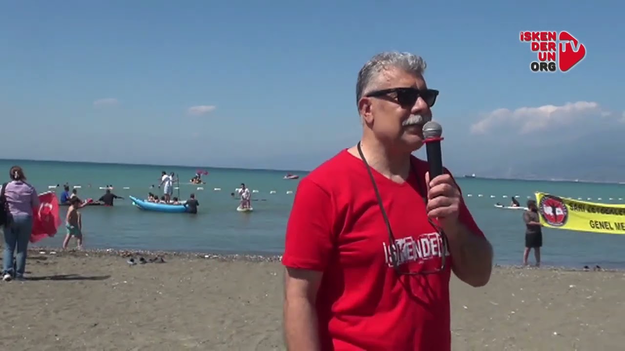 Gençlik Bayramında 138 Metre Türk Bayrağını Deniz de Açtılar