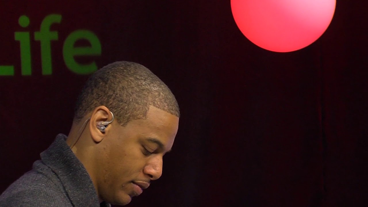 Local Composer, Daniel Bowen, Performs on the Mid South Audio Stage