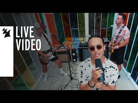 BRKLYN feat. Brando - London Girls (Live Video)
