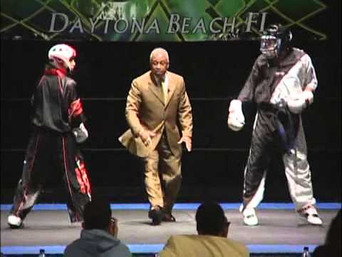 Mens Team Fighting all Stars vs Full circle 2010 Gator Nationals Karate Tournament