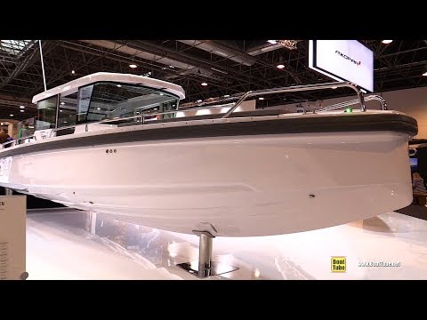 2020 Axopar 28 Cabin with Aft Deck Bench - Walkaround Tour - 2020 Boot Dusseldorf