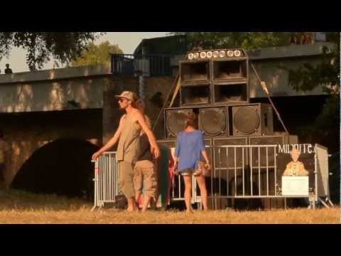 Garance 2012 Dub Station - Blackboard Jungle ▶ Singer Blue "Never Stop Praise Jah Jah" [Dubateers]