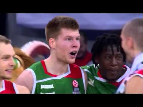 Davis Bertans hits the winning three to defeat Real Madrid in Vitoria