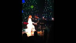 Tori Amos - Holly, Ivy &amp; Rose 12.18.11 Los Angeles Live Orpheum