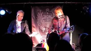 Knife Edge , Mike Peters & Eddie MacDonald (of The Alarm) 17 Nov 2011