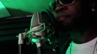 Usher ft. Pitbull - DJ Got Us Falling In Love Again (AHMIR Cover) Music Video