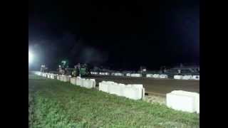preview picture of video 'norwich tractor pull 2012  18500 jd5020 jvm'