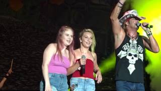 Bret Michaels Band: Nothin&#39; But A Good Time/Bret&#39;s Daughter On Stage (Sioux City, Iowa)
