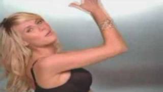 heidi klum plays boobs1