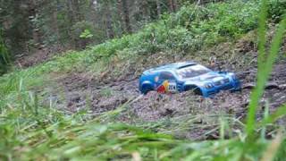 preview picture of video 'Tamiya High Lift and CC-01 in deep water/mud, forest drive!'