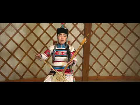 Choduraa Tumat playing igil and singing khoomei