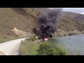Apagando un bote en llamas de forma creativa