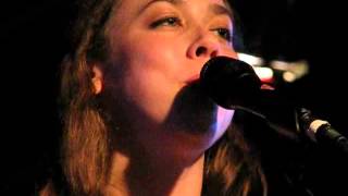 Sarah Jarosz - "Come On Up to the House" (Tom Waits cover) + 07.13.2012