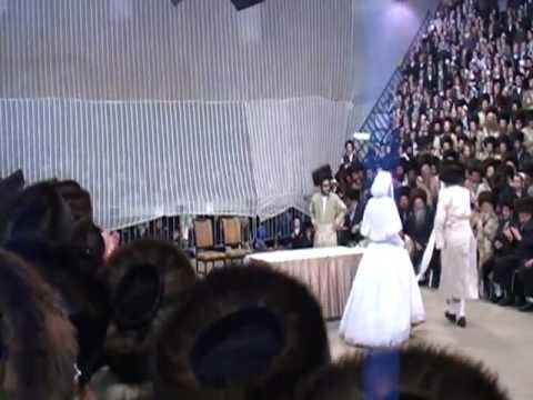 Toldos Aharon Mitzva Tanz 2/8/2012 - מצוה טאנץ תולדות אהרן