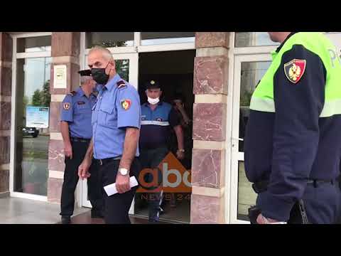 U kap me dy pistoleta, Fjolla Morina e rrethuar nga policia del serish nga gjykata, shtyhet seanca