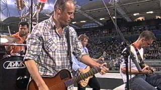 Rowwen Hèze opent WMC Kerkrade (2001)