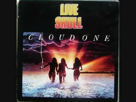 download lagu mp3 mp4 U2 Skull, download lagu U2 Skull gratis, unduh video klip U2 Skull