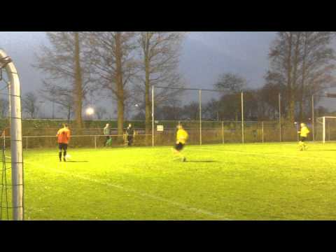 Vv Smitshoek A1 - Strijen A1 bekerwedstrijd. De 9-1 na voorzet van Youri Traets op Luke Delmee