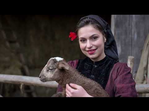 Горда Македонка, дали сум Пиринка, Егејка, Вардарка јас сум Македонка.