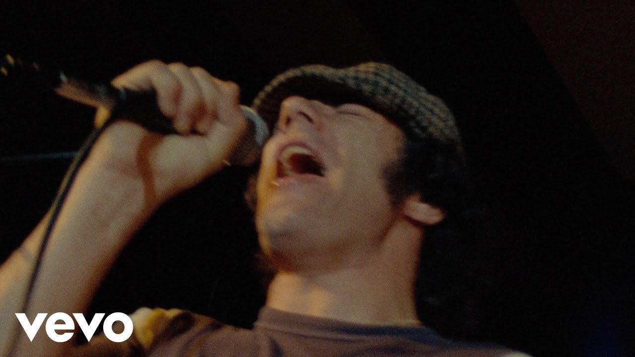 AC/DC - Hells Bells (Official Video) - YouTube